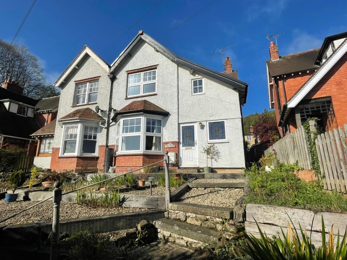 Kingshill Road, Dursley, GL11 4EF