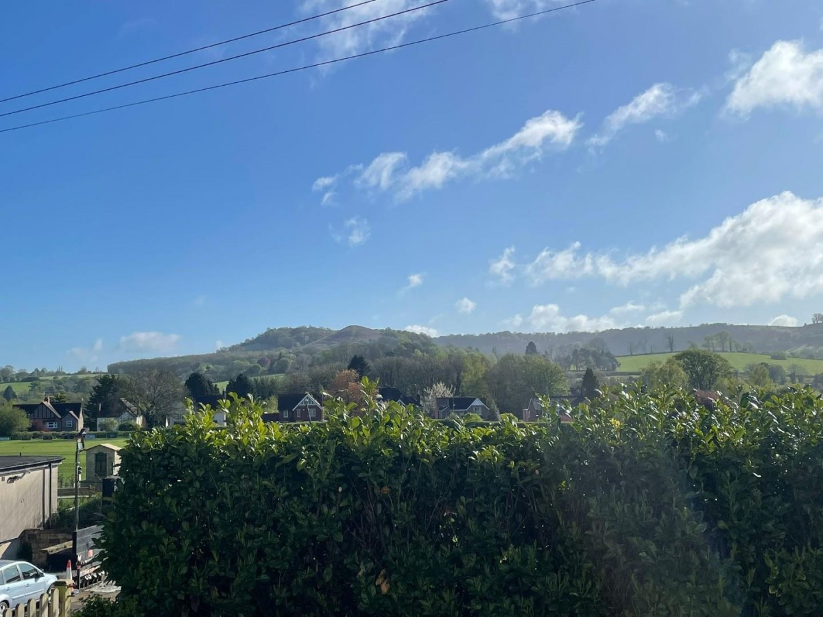 Kingshill Road, Dursley, GL11 4EF