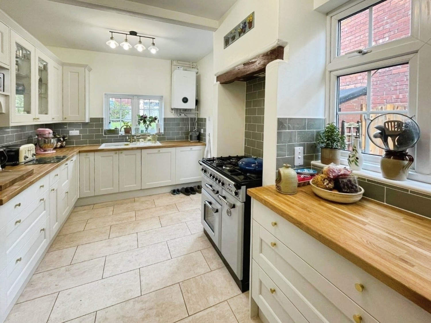 Kingshill Road, Dursley, GL11 4EF