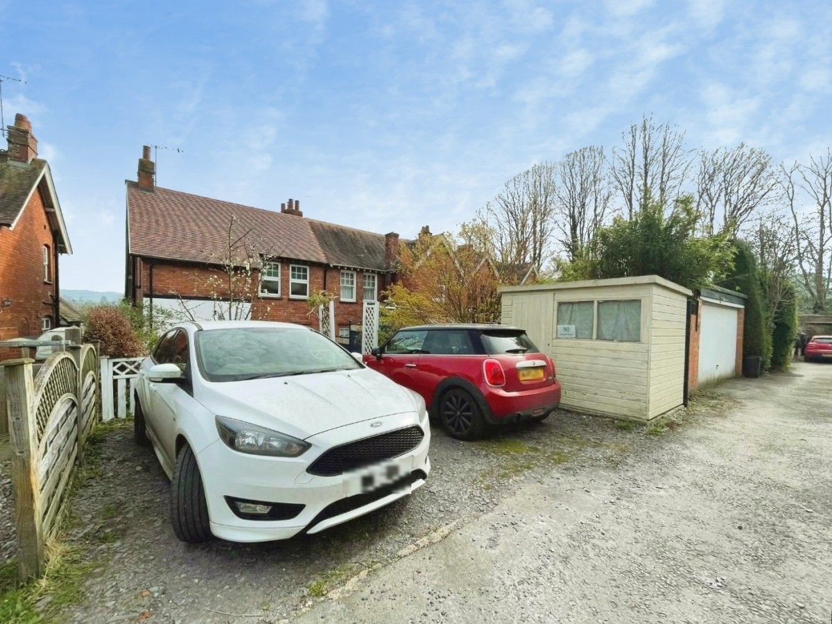 Kingshill Road, Dursley, GL11 4EF
