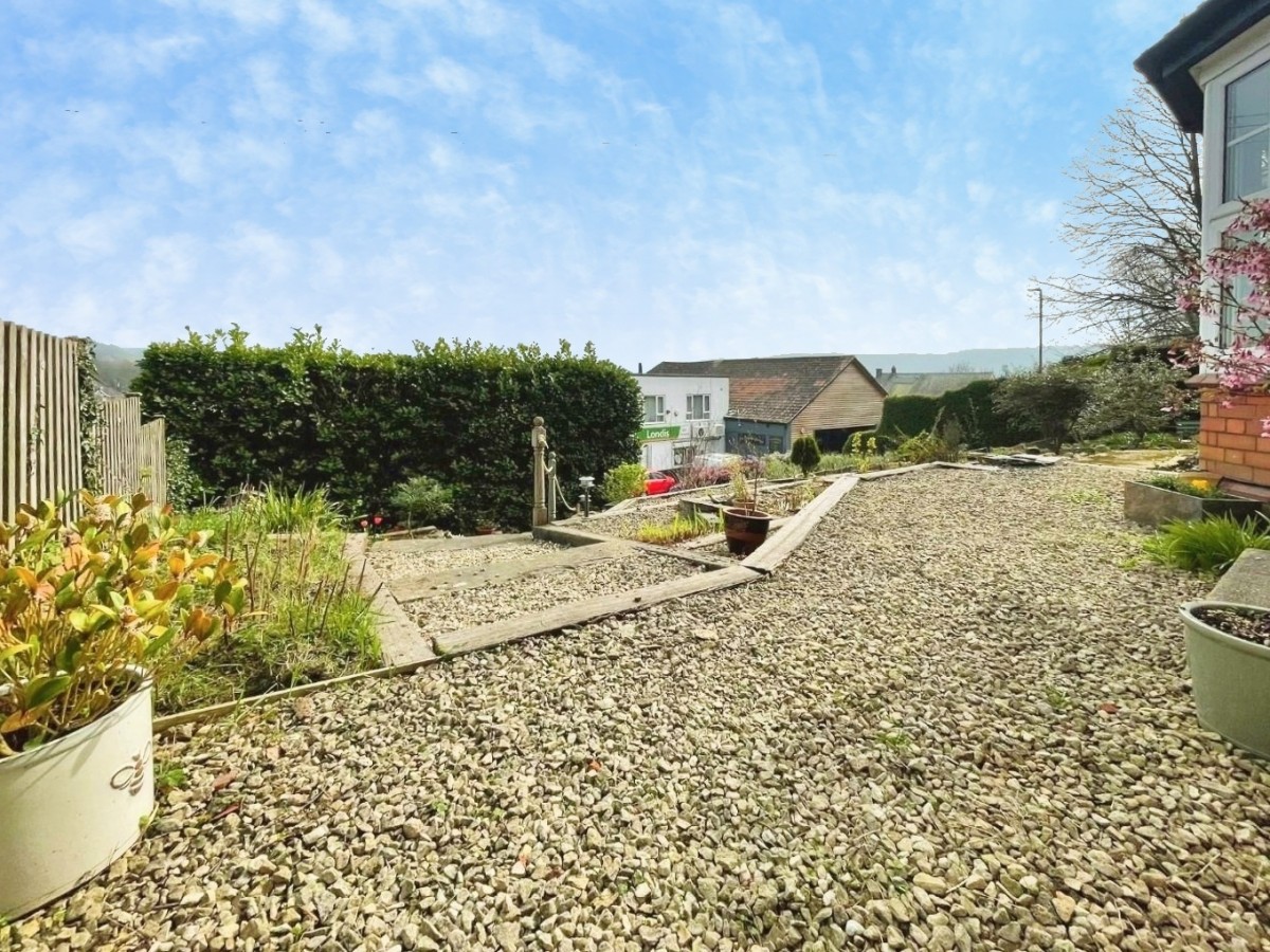 Kingshill Road, Dursley, GL11 4EF