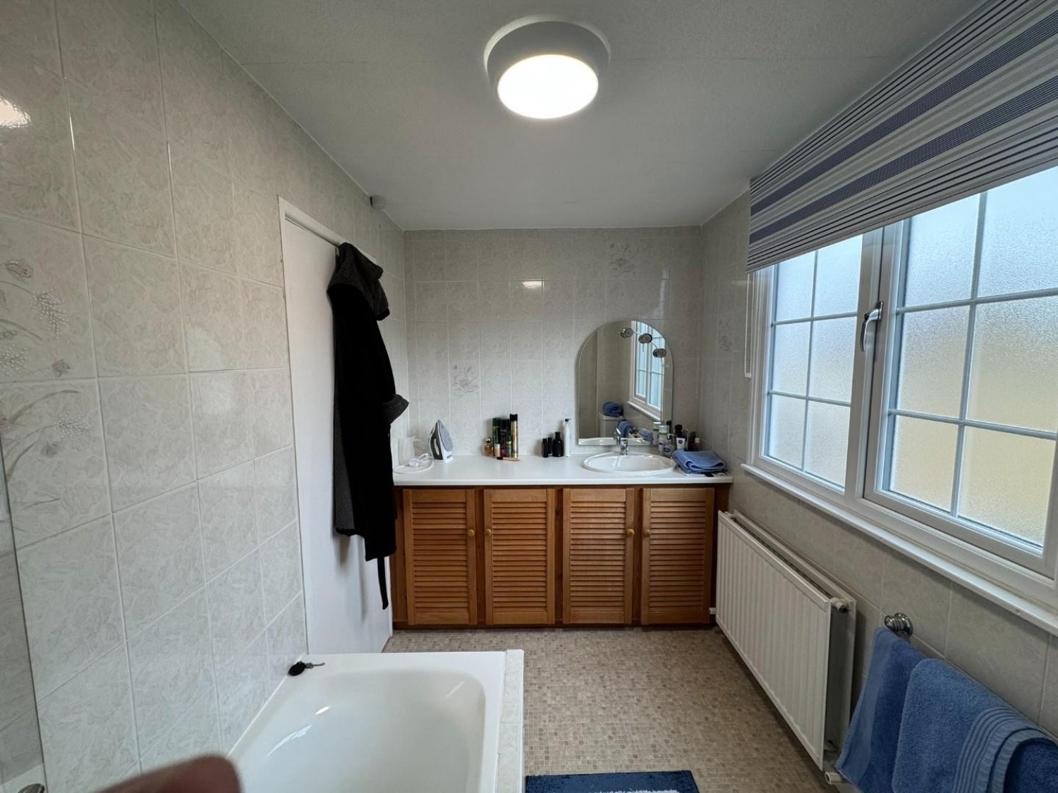 Whitegates, Old Great North Road