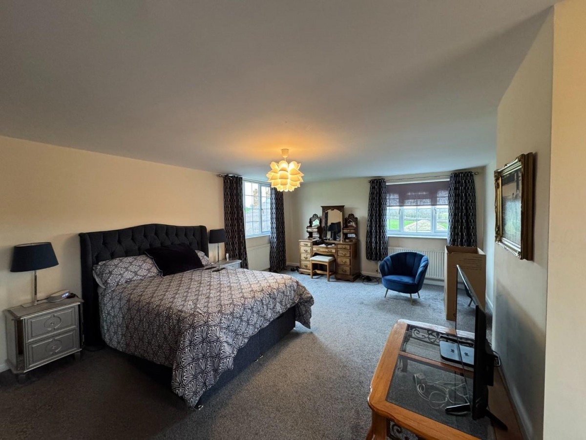 Whitegates, Old Great North Road