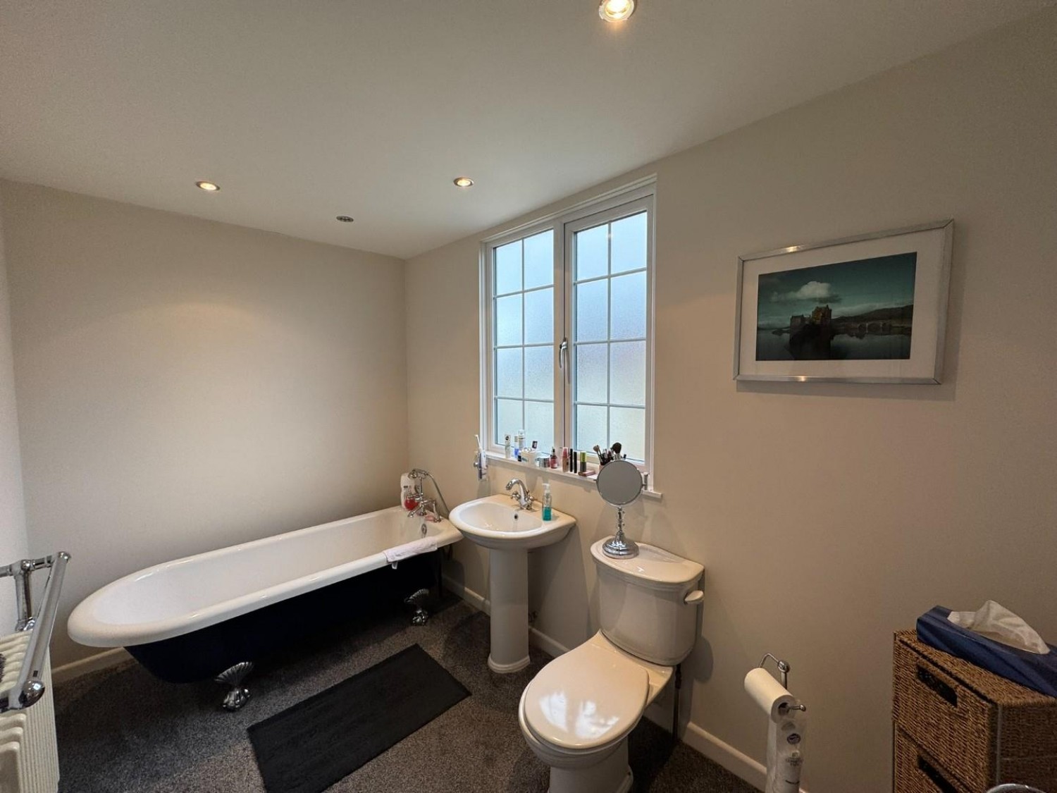 Whitegates, Old Great North Road