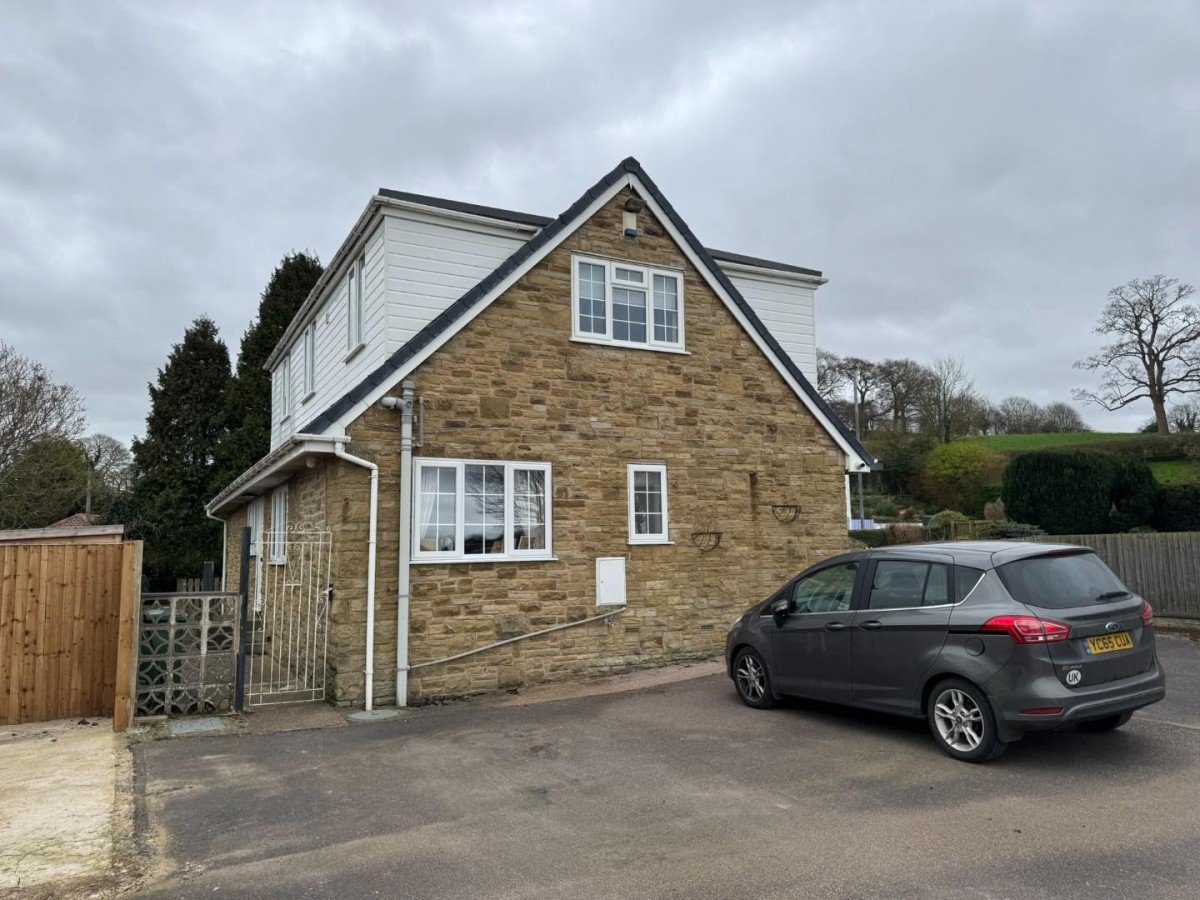 Whitegates, Old Great North Road