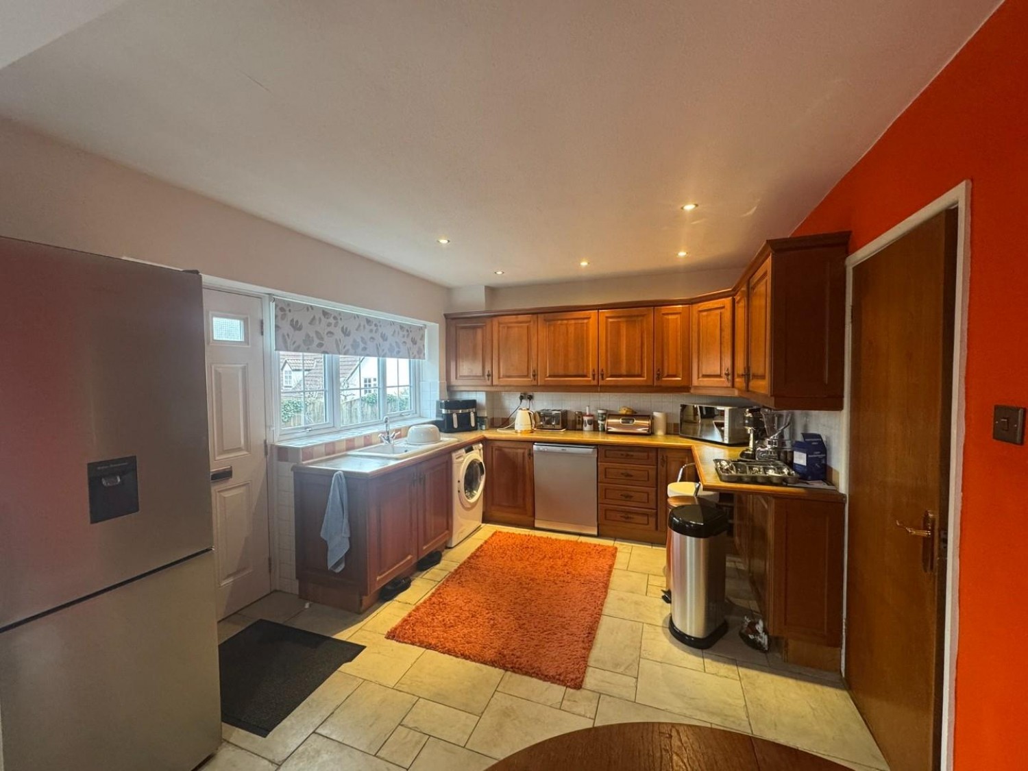 Whitegates, Old Great North Road