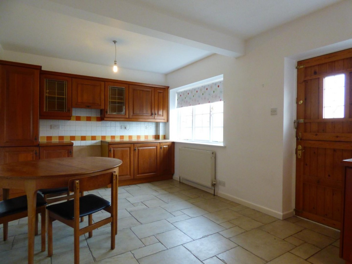 Whitegates, Old Great North Road