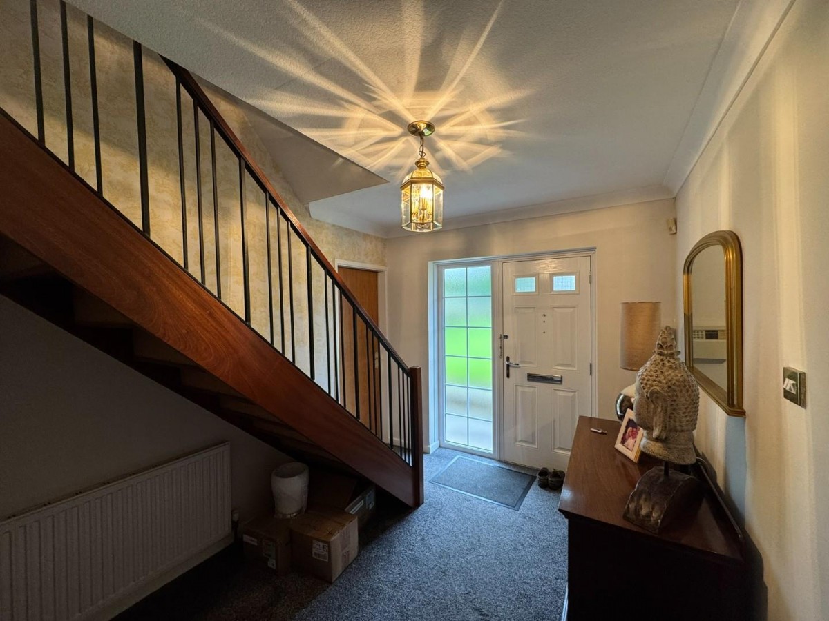 Whitegates, Old Great North Road