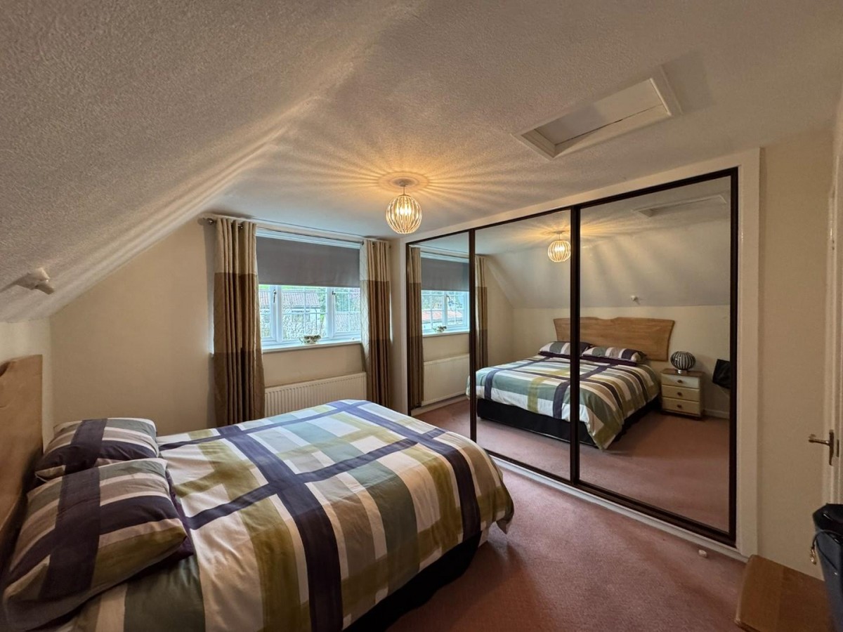 Whitegates, Old Great North Road