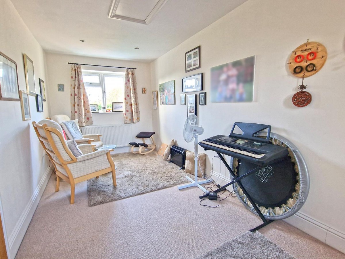 Fortescue Drive, Chesterton, Bicester