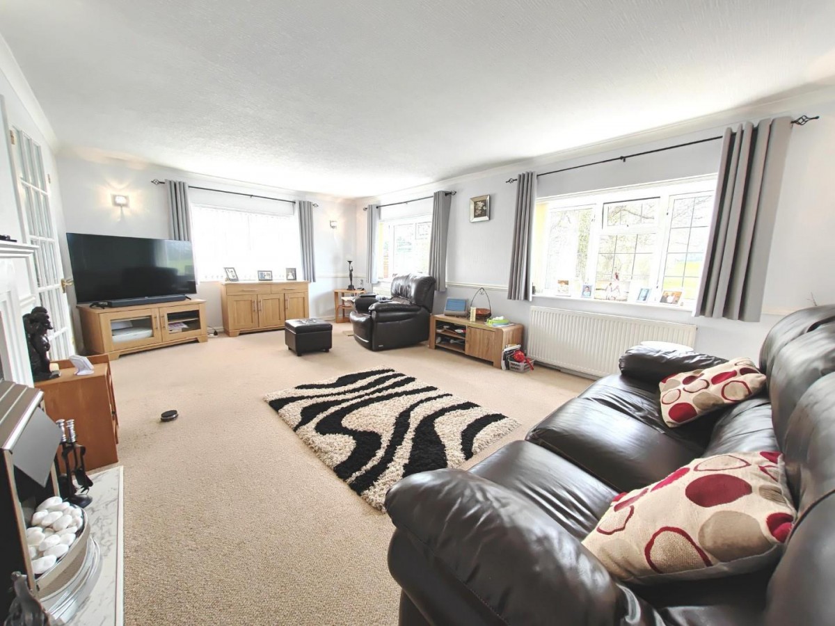 Langley Common Road, Barkham, Wokingham