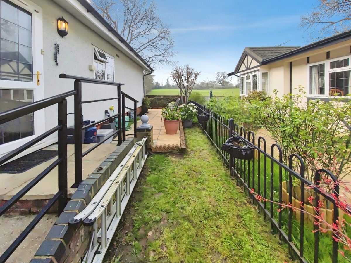 Langley Common Road, Barkham, Wokingham