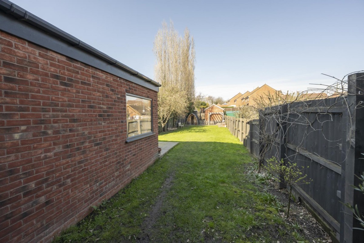 Compton Road, Cradley Heath, B64 5BB