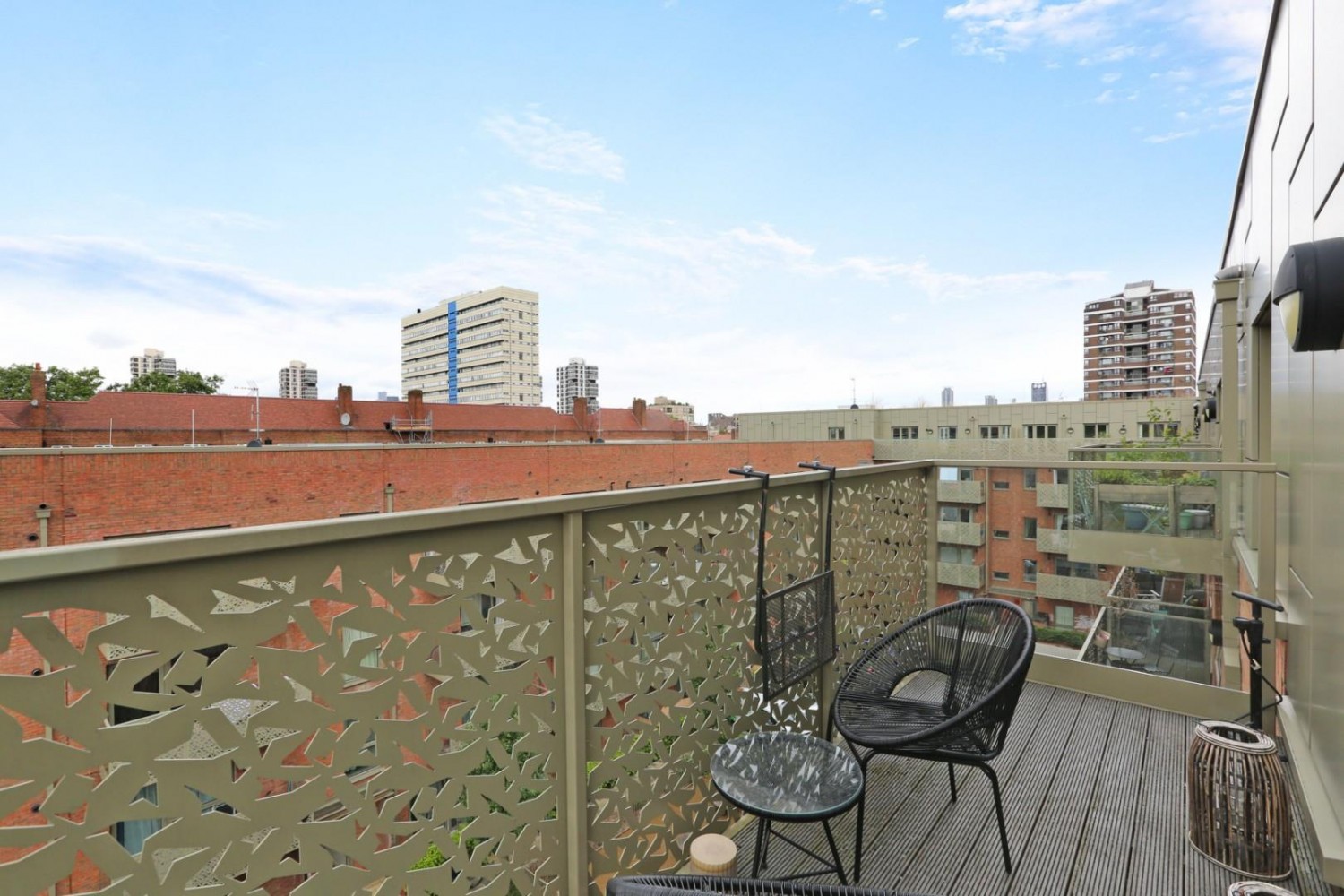 Lomond Grove, London, SE5