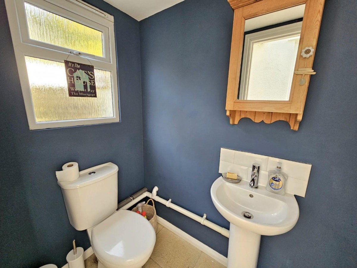 Orchard Leaze, Cam, GL11 6HX