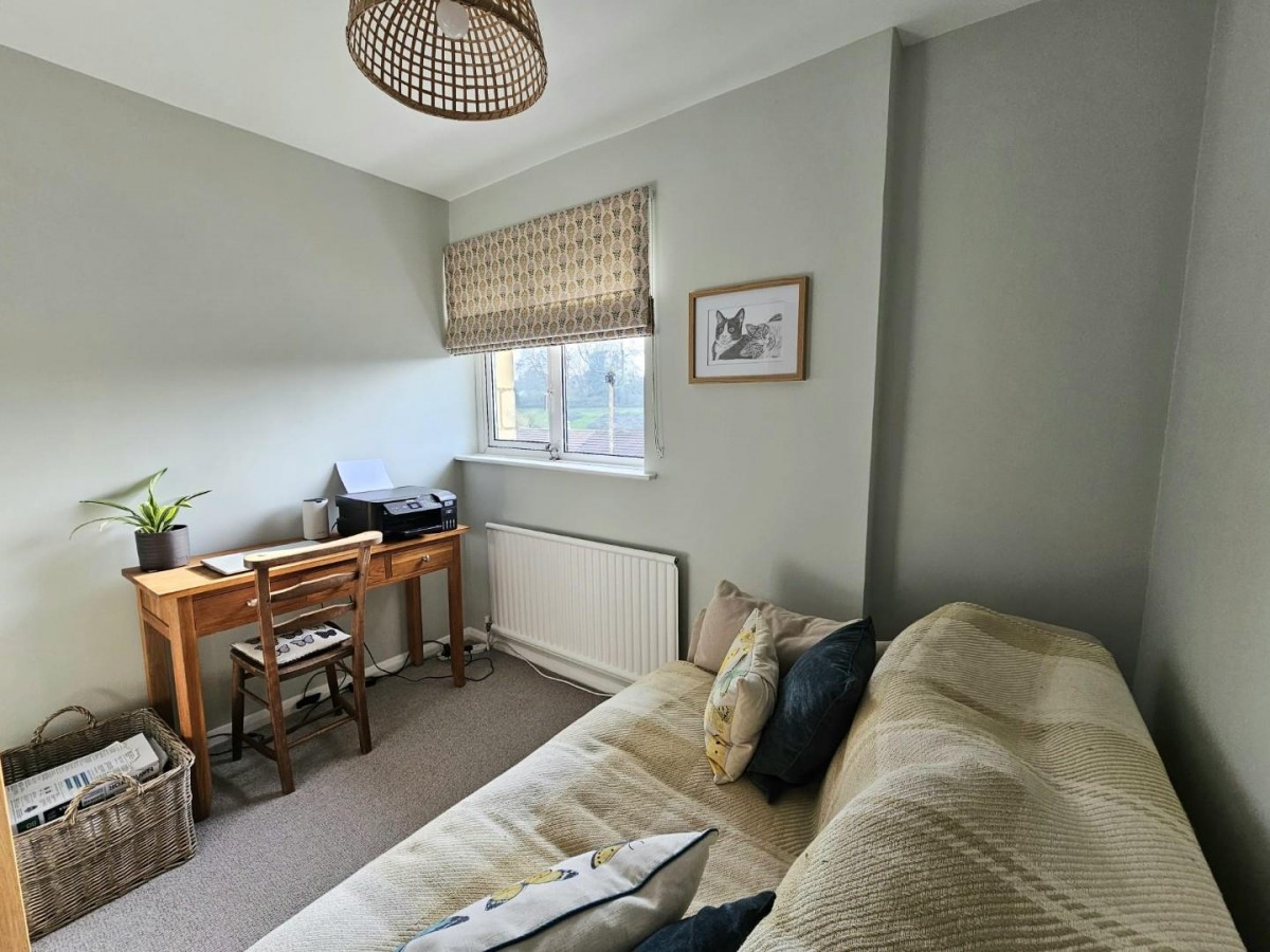 Orchard Leaze, Cam, GL11 6HX