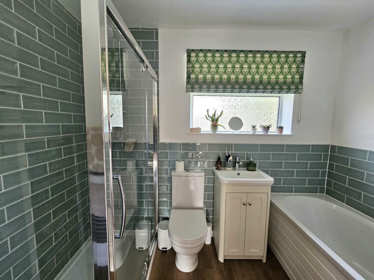 Orchard Leaze, Cam, GL11 6HX