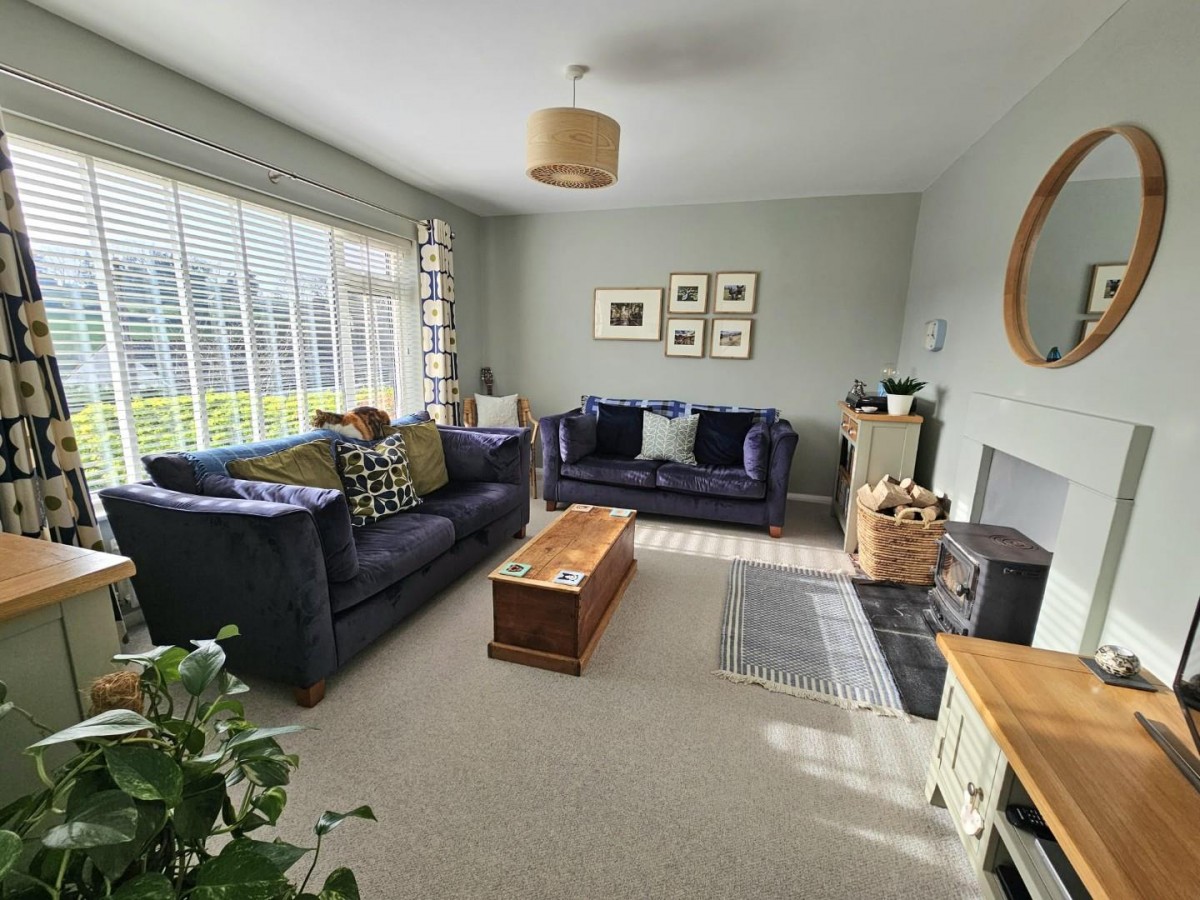 Orchard Leaze, Cam, GL11 6HX