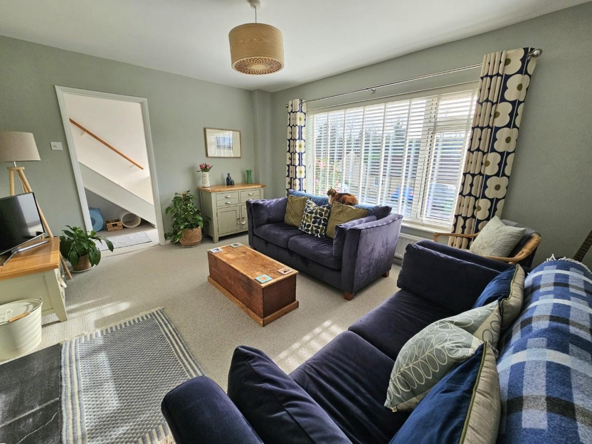 Orchard Leaze, Cam, GL11 6HX