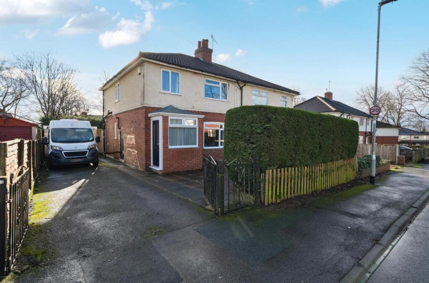 3 bedroom House for sale in Broadgate Walk, Horsforth, Leeds