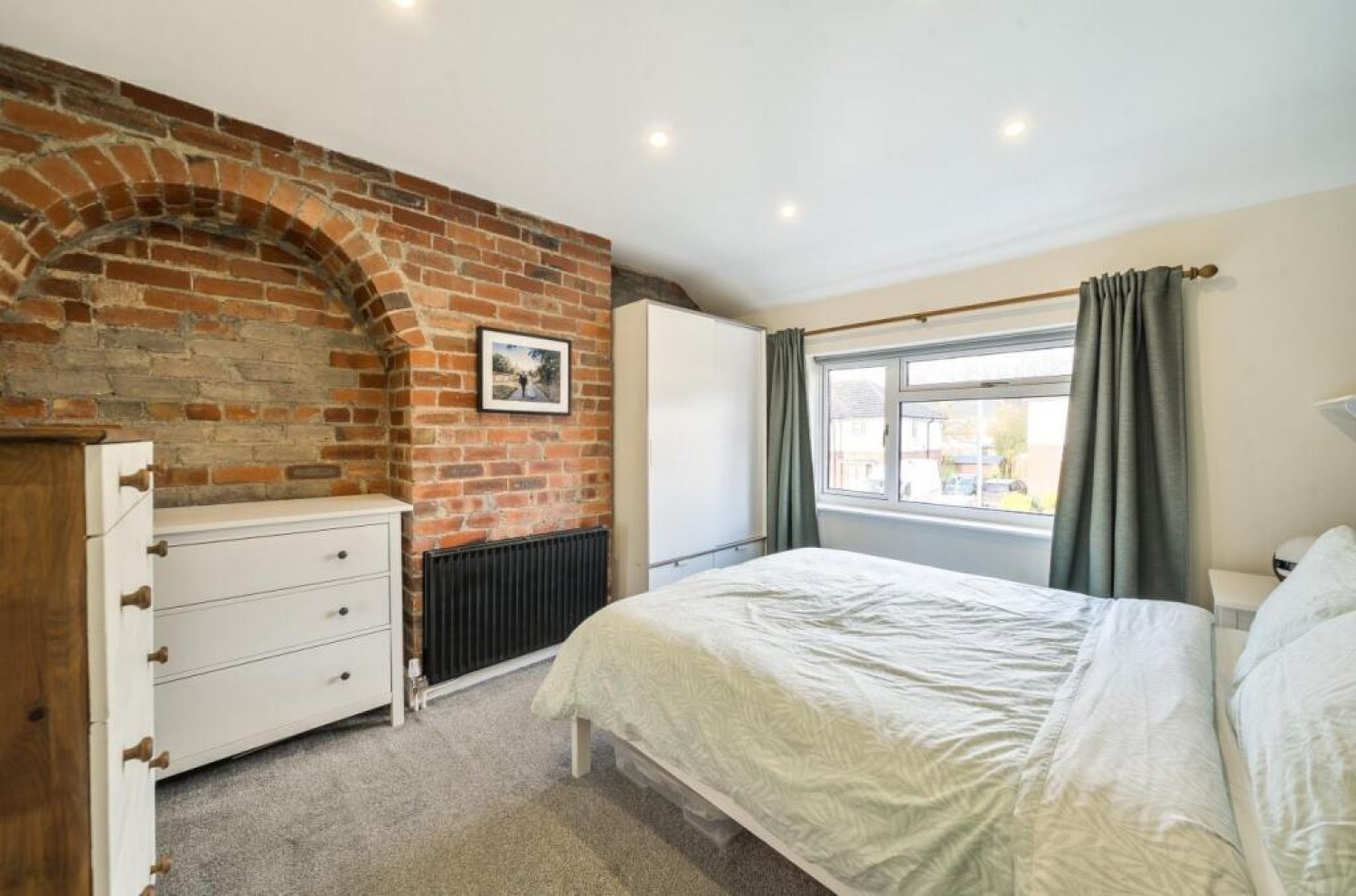 3 bedroom House for sale in Broadgate Walk, Horsforth, Leeds