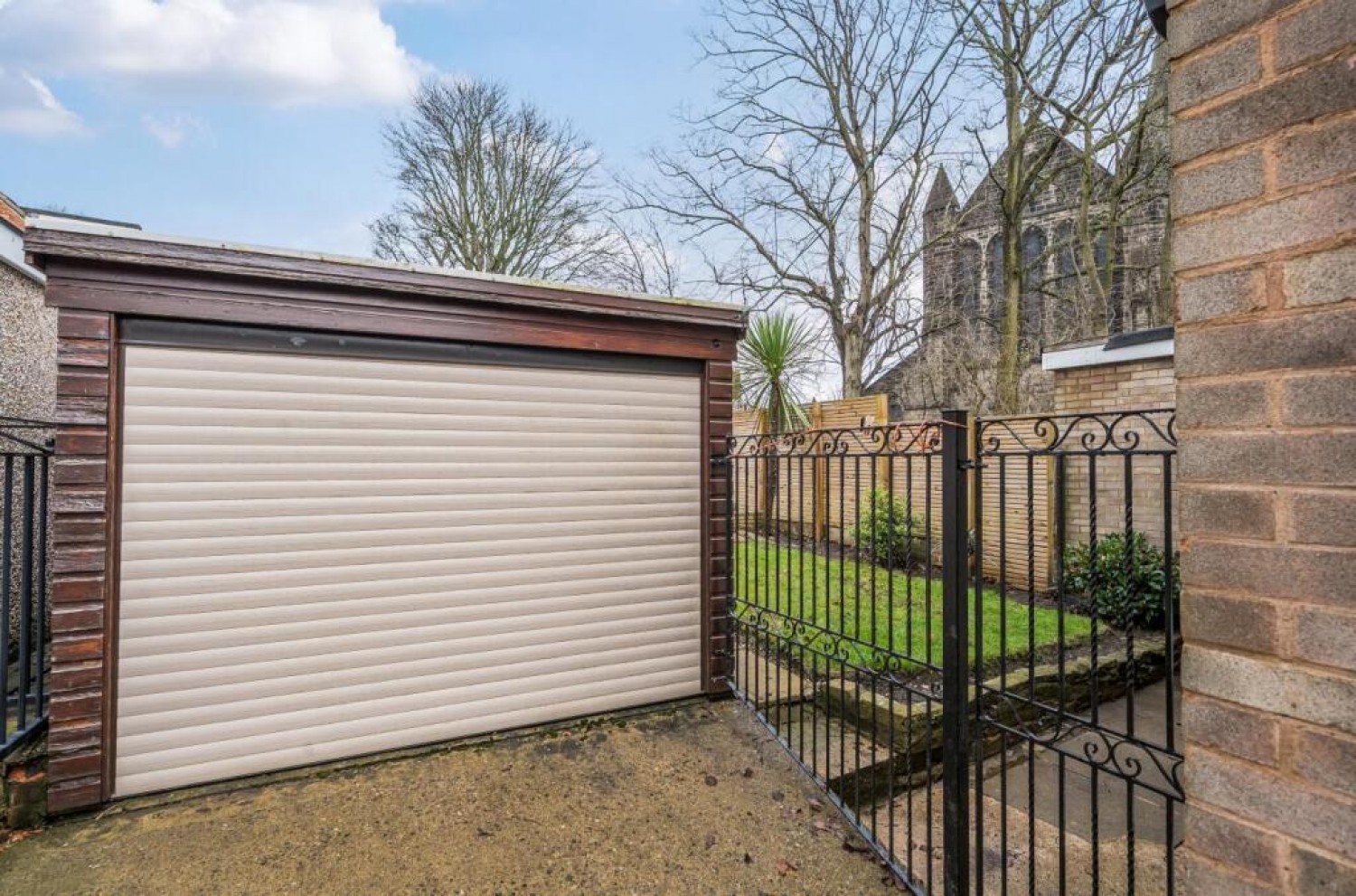 Hall Park Avenue, Horsforth, Leeds