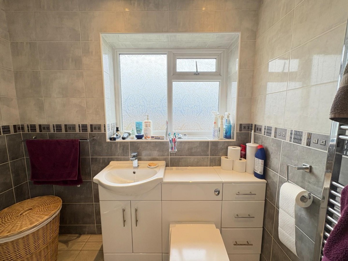 Mountain Road, Dewsbury