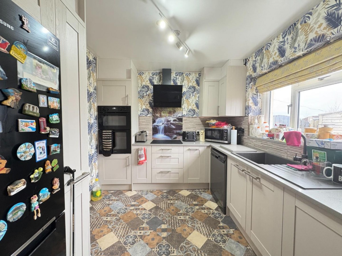 Mountain Road, Dewsbury