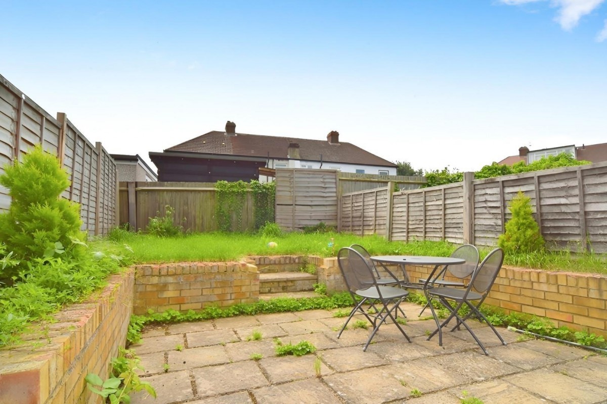 Rose End, Worcester Park