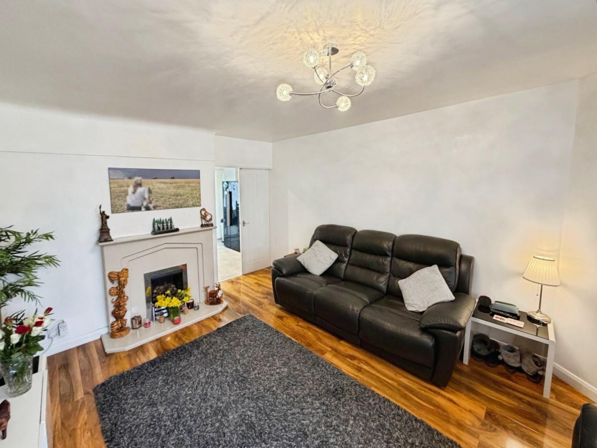 Berry Drive, Great Sutton