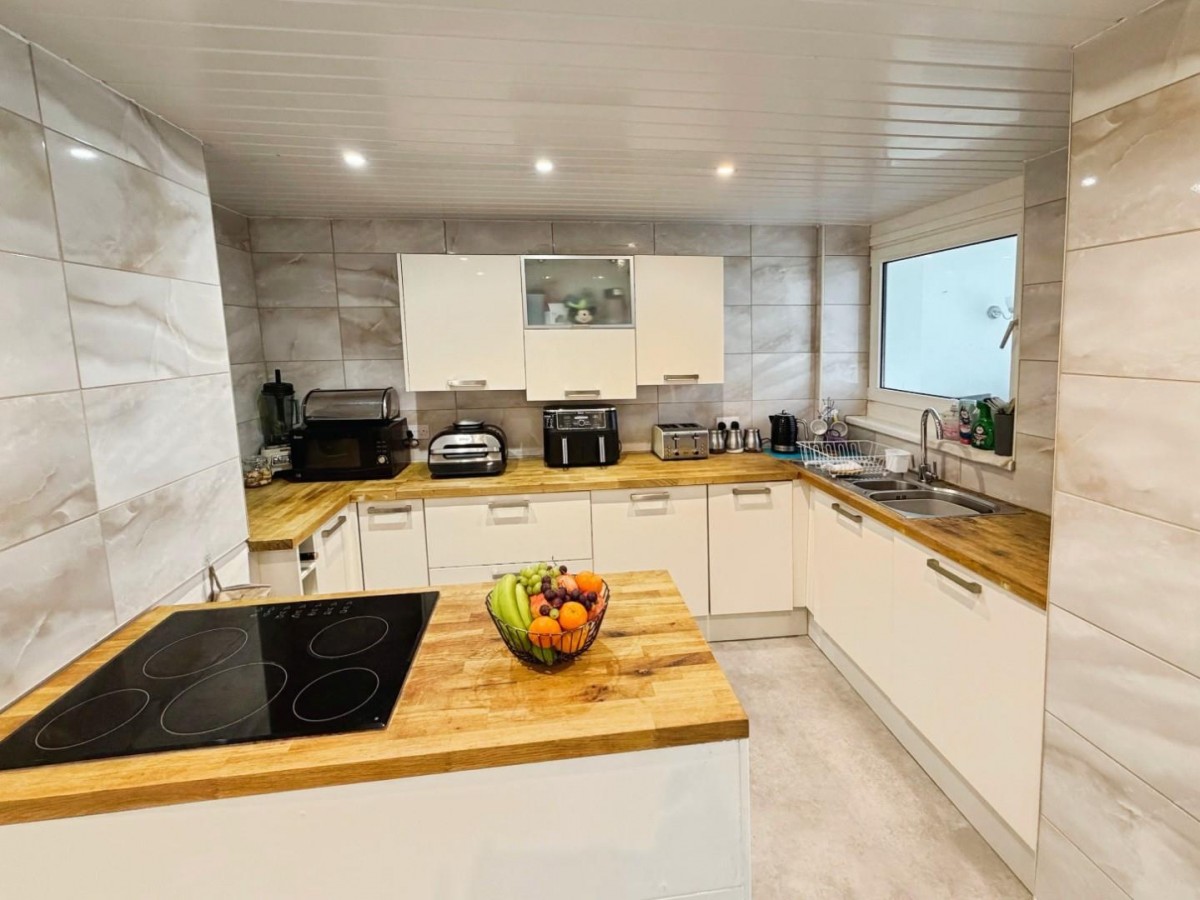 Berry Drive, Great Sutton