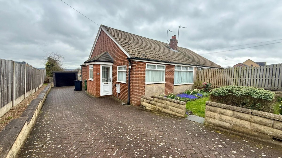 White Lee Road, Batley