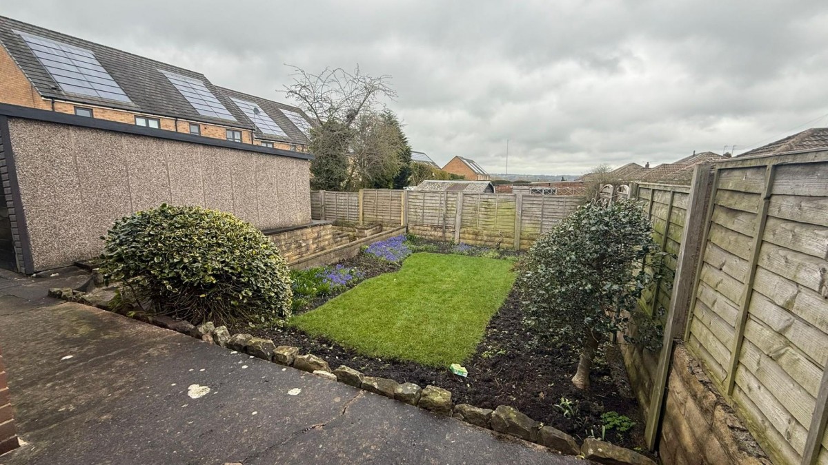 White Lee Road, Batley