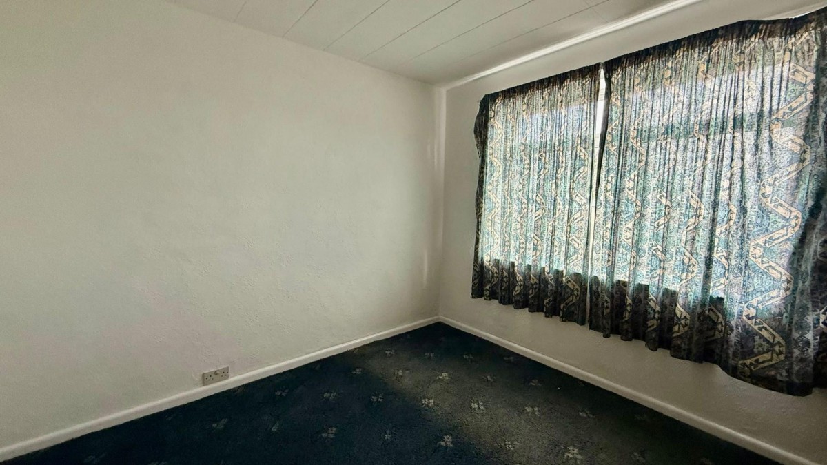 White Lee Road, Batley