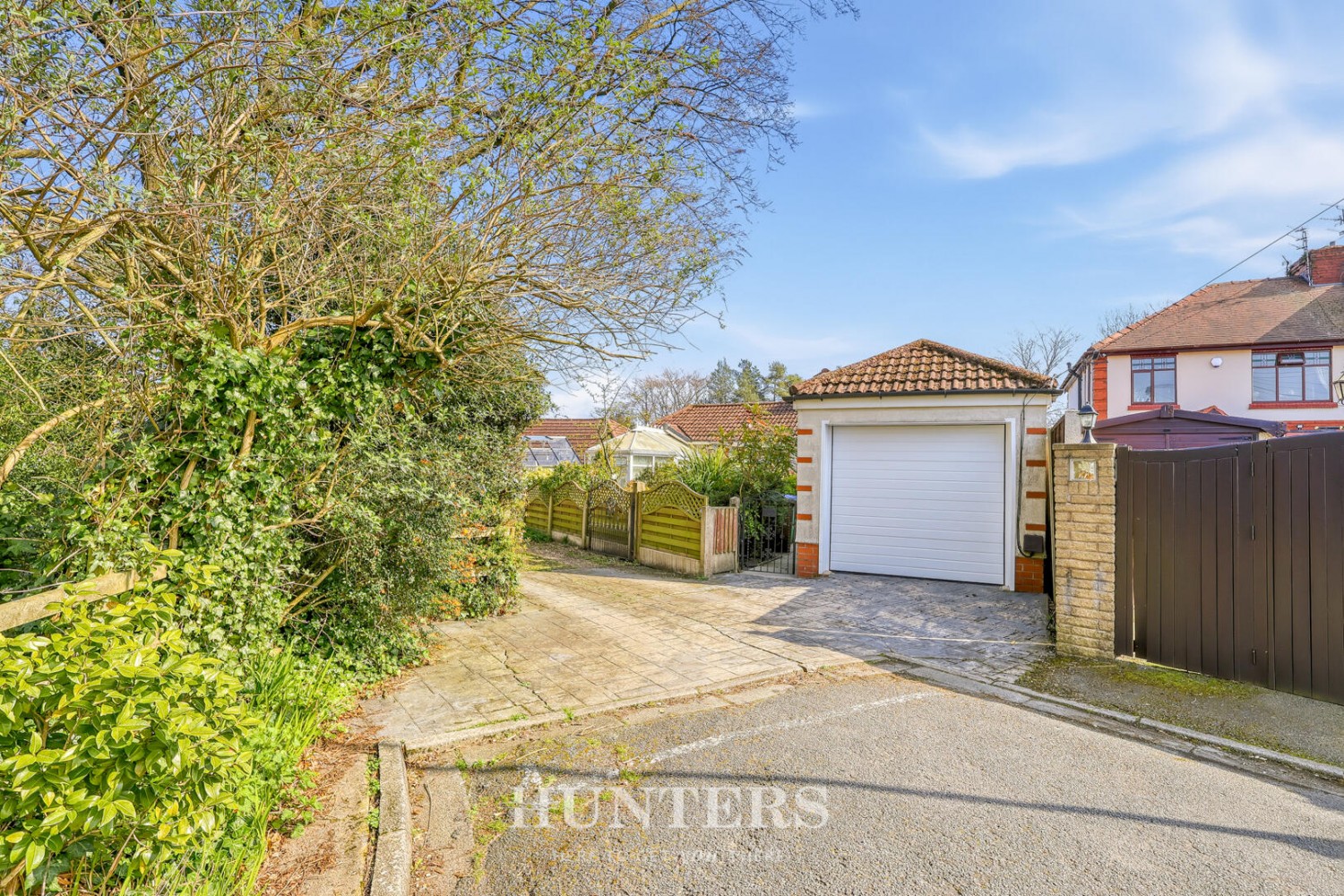 Manchester New Road, Alkrington, Manchester, M24