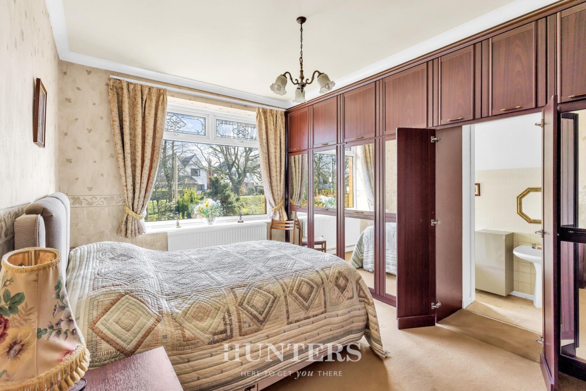 Manchester New Road, Alkrington, Manchester, M24