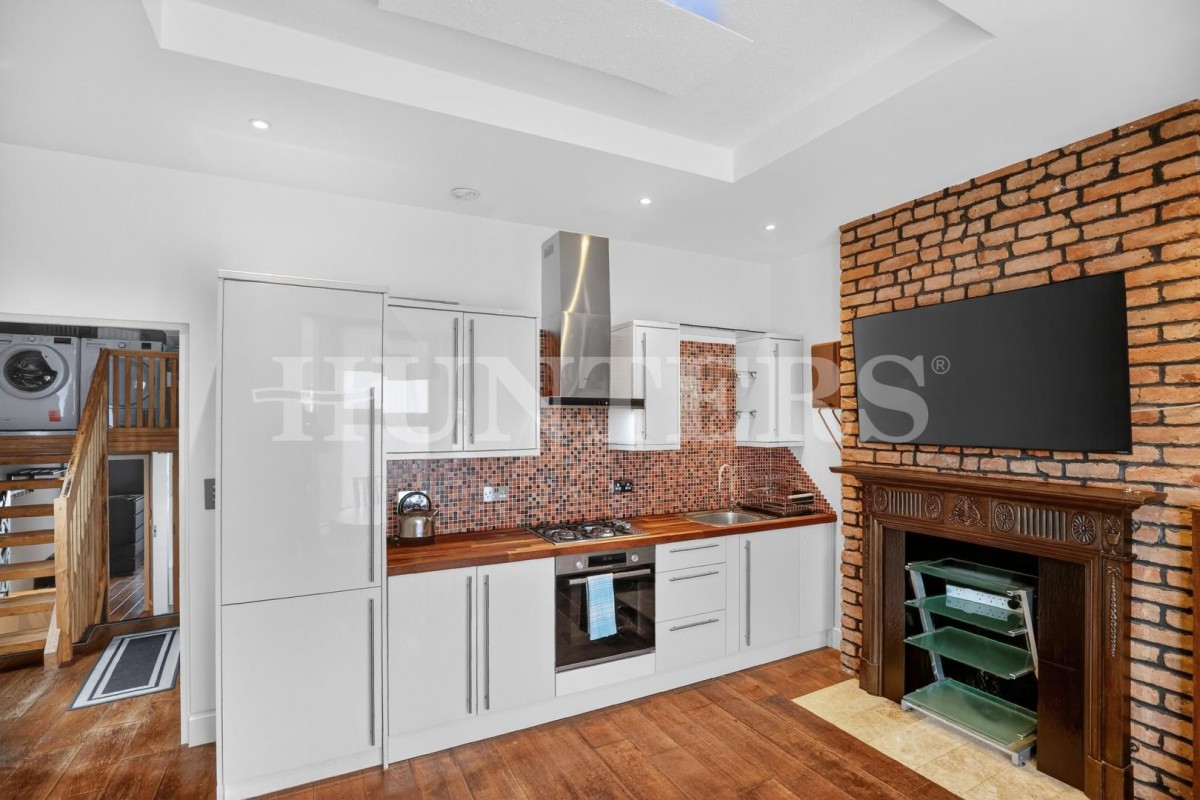 High Road, London, N15