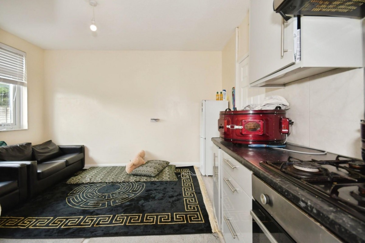 Cowper Avenue, Fox Hill, S6