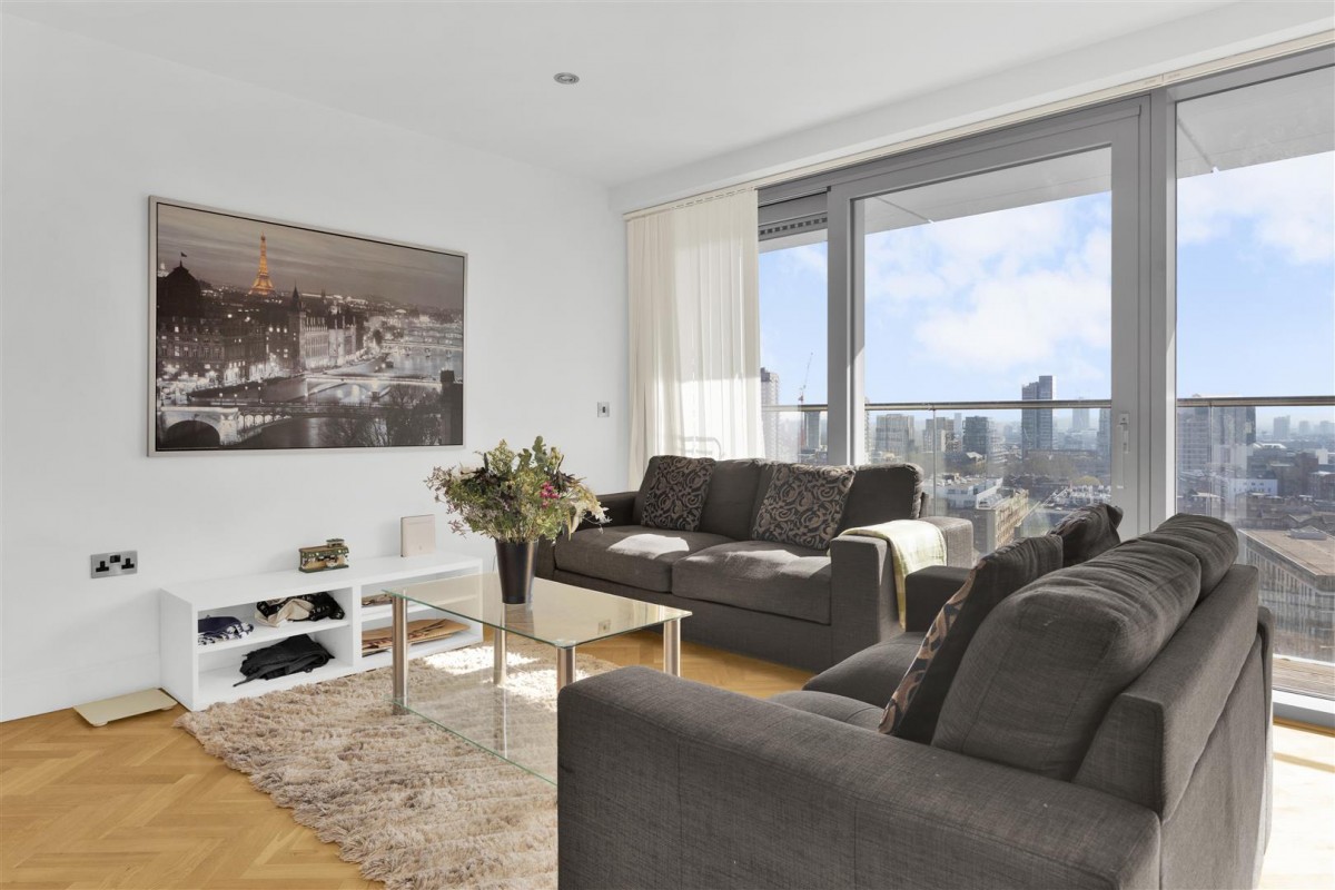 Commercial Road, Aldgate East, E1