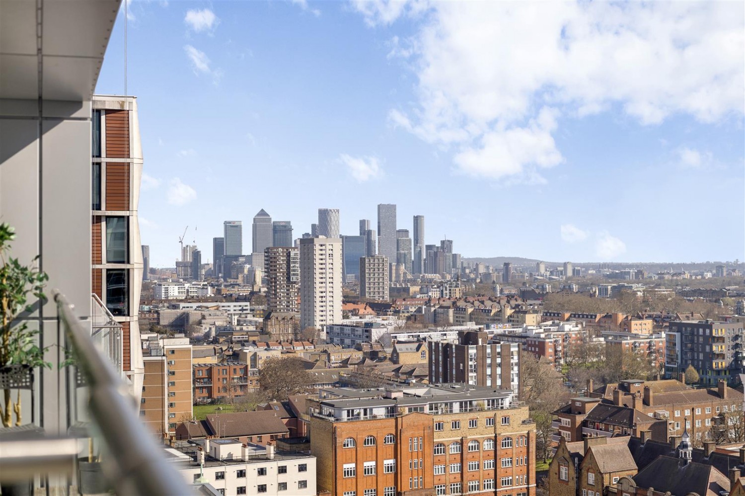 Commercial Road, Aldgate East, E1