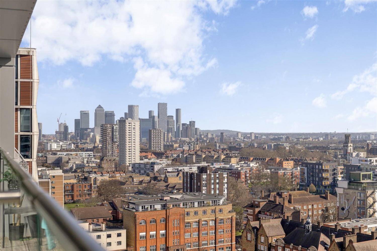 Commercial Road, Aldgate East, E1