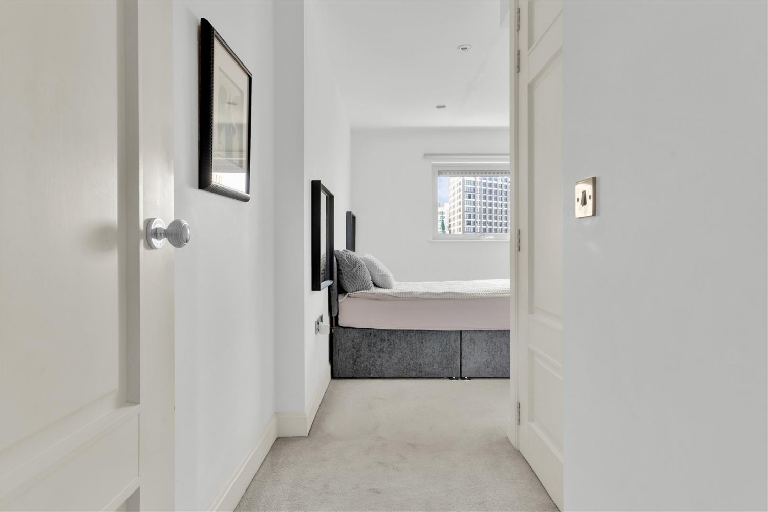 Commercial Road, Aldgate East, E1