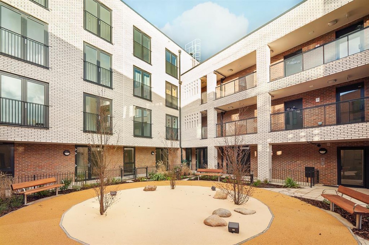 Smithies Court, London, N16