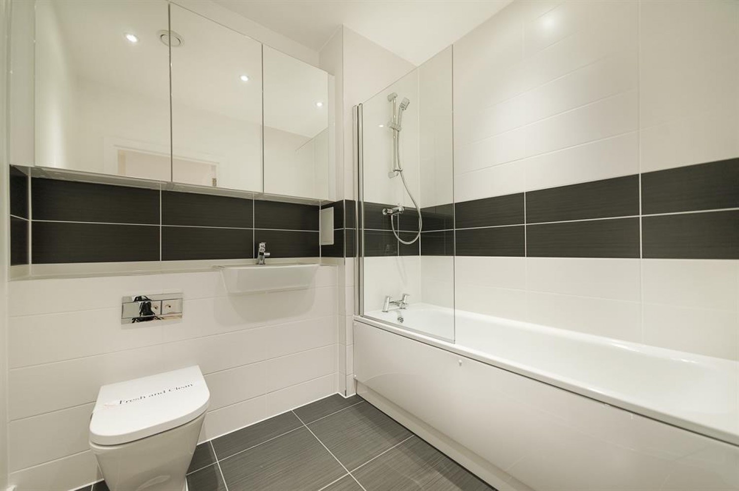 Smithies Court, London, N16