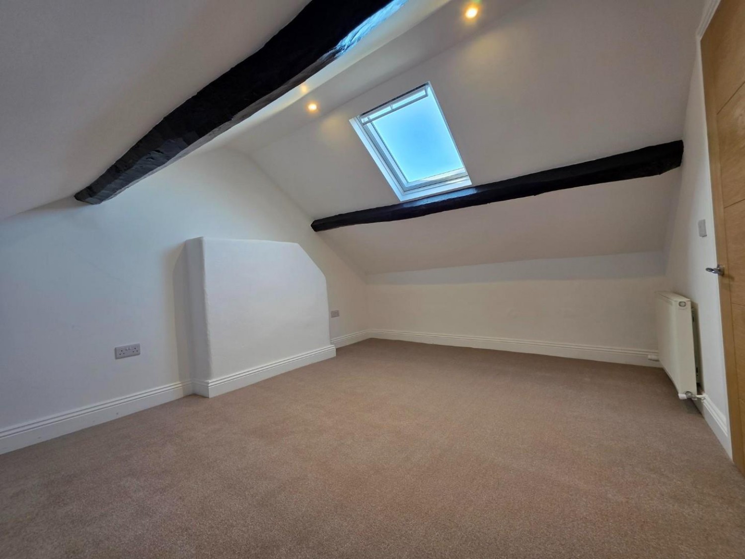 Westward Road, Stroud