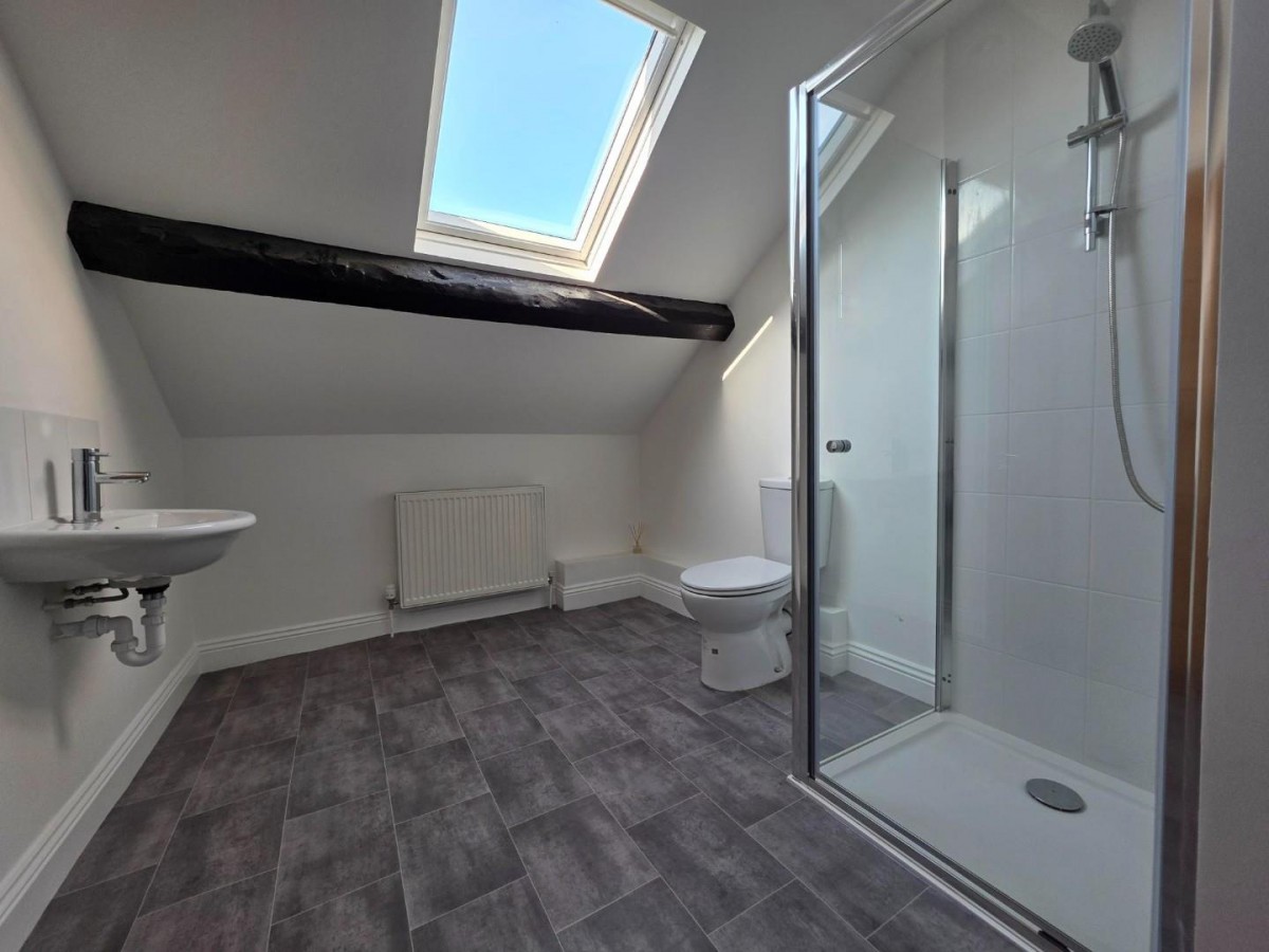 Westward Road, Stroud