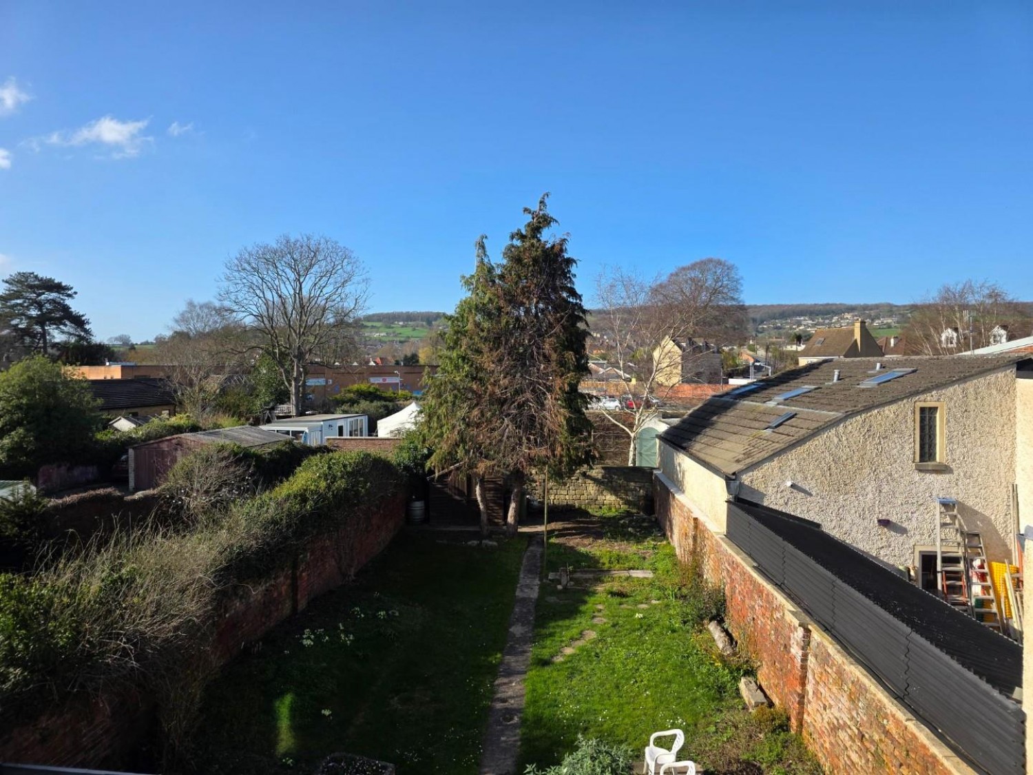 Westward Road, Stroud