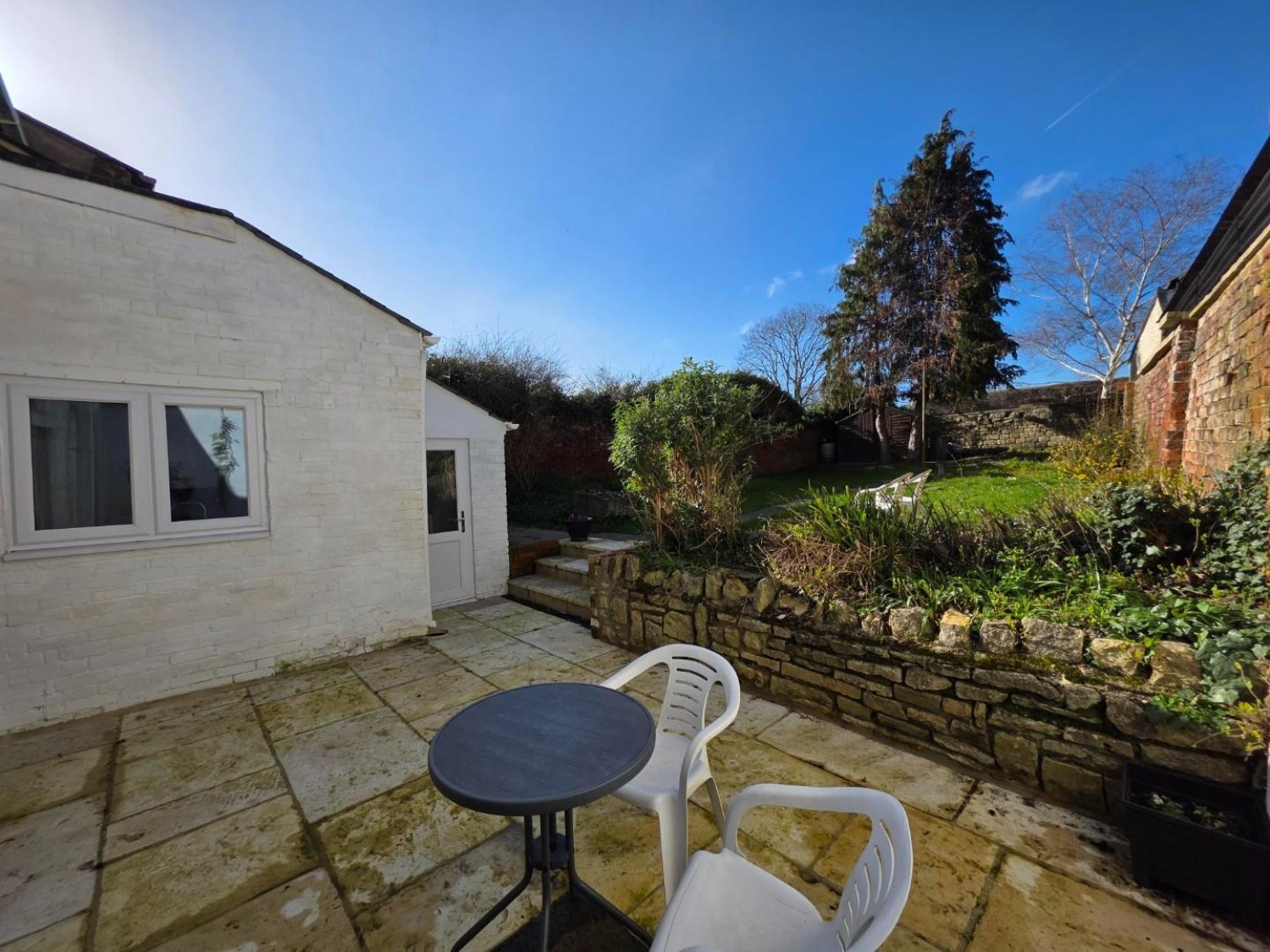 Westward Road, Stroud