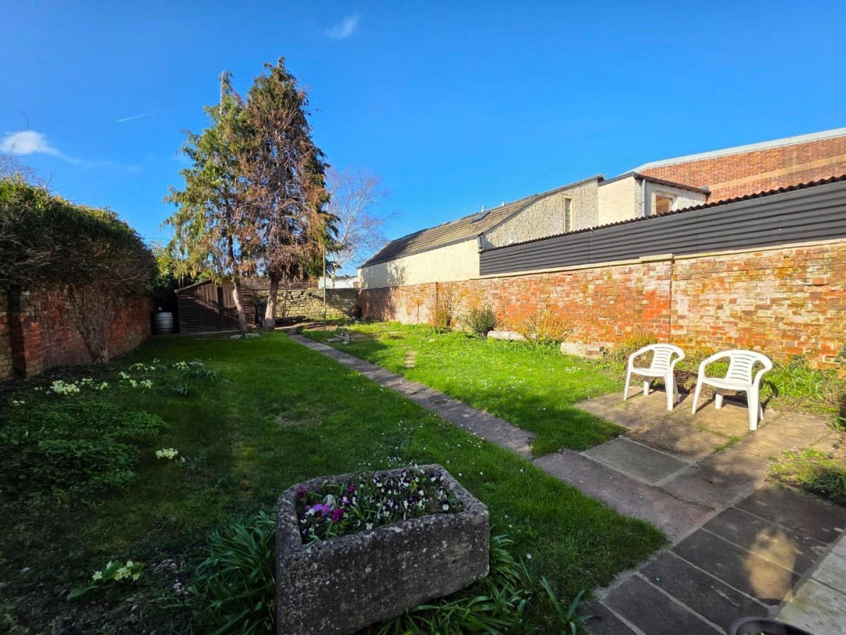 Westward Road, Stroud