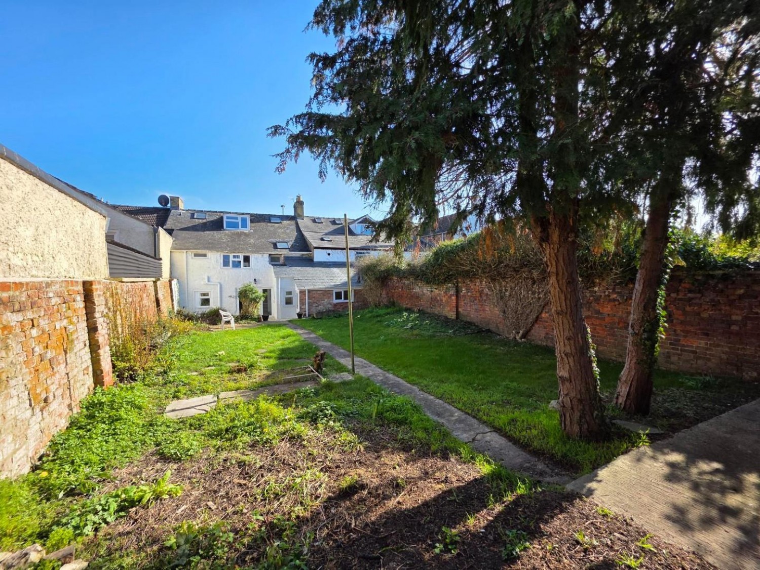 Westward Road, Stroud